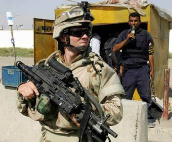 Солдат армии США на улице Багдада, фото Reuters Солдат армии США на улице Багдада, фото Reuters