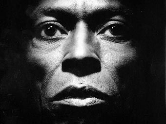 Майлc Дэвис. Фото с сайта sauer-thompson.com Майлc Дэвис. Фото с сайта sauer-thompson.com