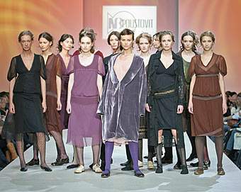 На показе марки NB Poustovit. Фото Евгения Раздобарина, Lenta.Ru На показе марки NB Poustovit. Фото Евгения Раздобарина, Lenta.Ru