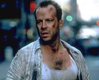 Брюс Уиллис в фильме "Die Hard: With a Vengeance" Брюс Уиллис в фильме "Die Hard: With a Vengeance"