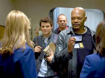 Кадр из фильма "Snakes on a Plane" с сайта imdb.com Кадр из фильма "Snakes on a Plane" с сайта imdb.com