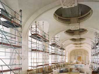 Анфилада Музея декоративно-прикладного искусства во время ремонта. Фото с сайта lesartsdecoratifs.fr Анфилада Музея декоративно-прикладного искусства во время ремонта. Фото с сайта lesartsdecoratifs.fr