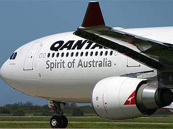 Airbus A330  Qantas.    airplane-pictures.net