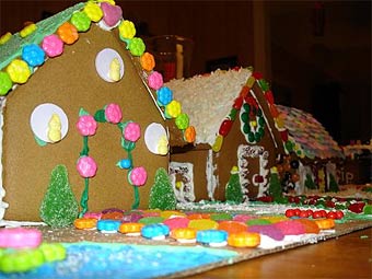    gingerbread-house-heaven.com
